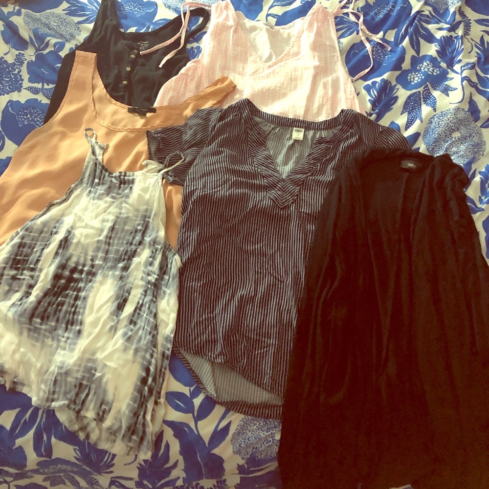Bundle of 5 tops